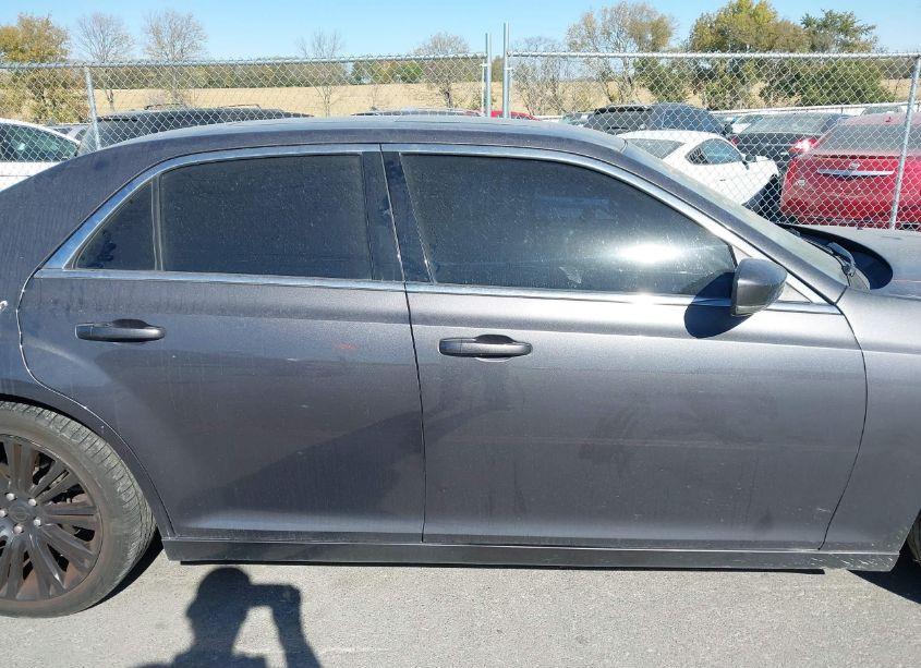 Photo 14 of 2013 Chrysler 300 300S (VIN 2C3CCABG2DH735945)