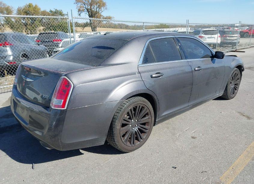 Photo 4 of 2013 Chrysler 300 300S (VIN 2C3CCABG2DH735945)