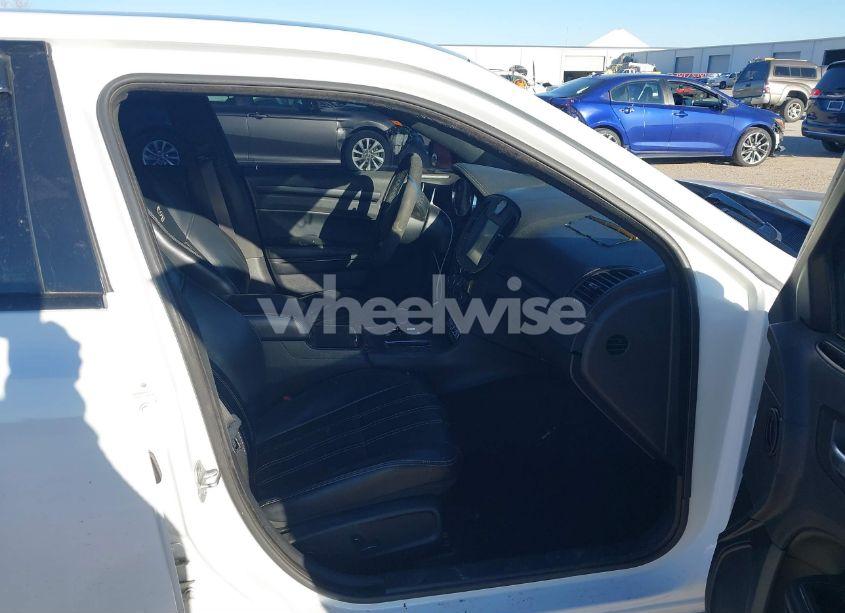 Photo 5 of 2014 Chrysler 300 300S (VIN 2C3CCABG2EH357014)