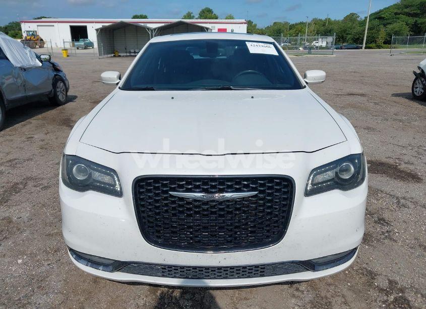 Photo 12 of 2015 Chrysler 300 300S (VIN 2C3CCABG2FH802837)