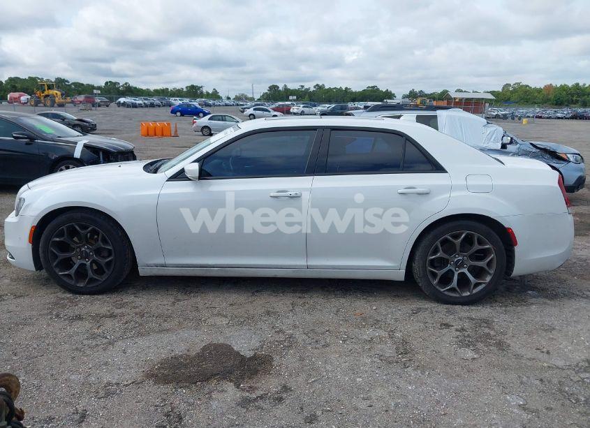 Photo 14 of 2015 Chrysler 300 300S (VIN 2C3CCABG2FH802837)