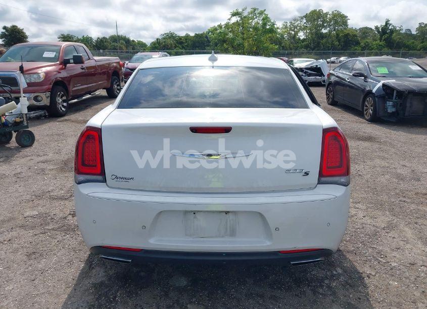 Photo 16 of 2015 Chrysler 300 300S (VIN 2C3CCABG2FH802837)