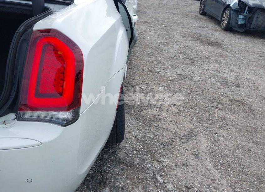 Photo 6 of 2015 Chrysler 300 300S (VIN 2C3CCABG2FH802837)