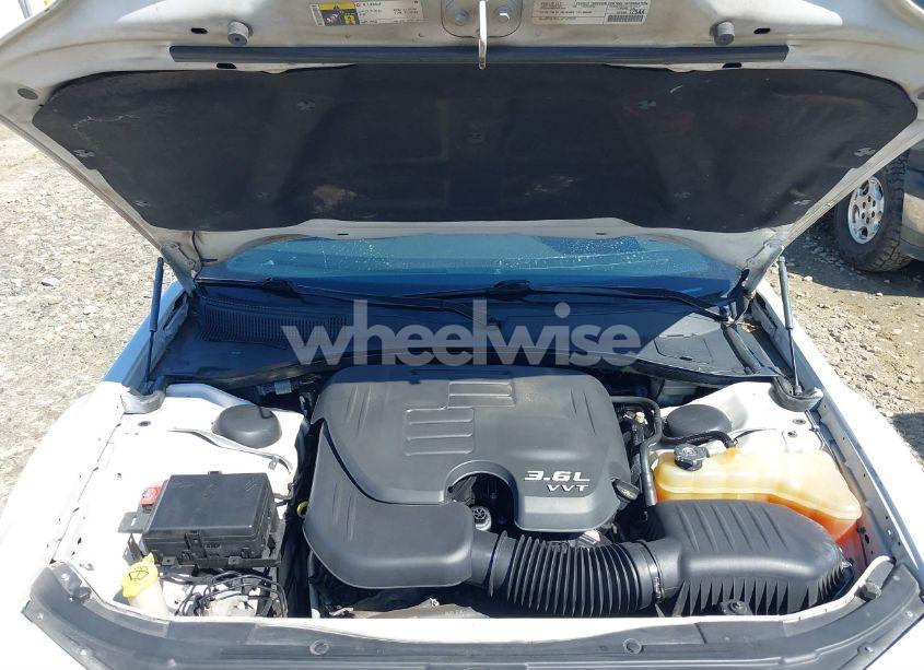 Photo 10 of 2015 Chrysler 300 300S (VIN 2C3CCABG2FH876064)