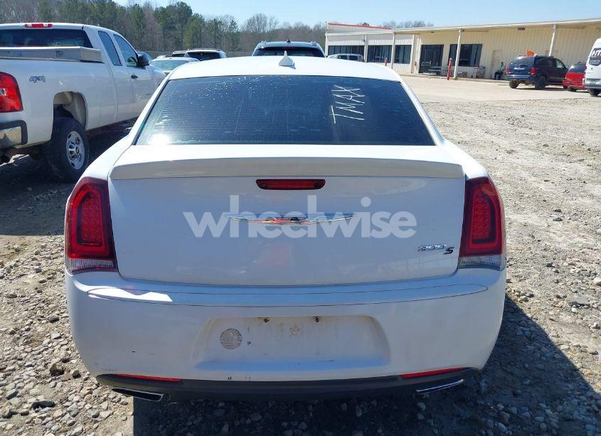 Photo 16 of 2015 Chrysler 300 300S (VIN 2C3CCABG2FH876064)
