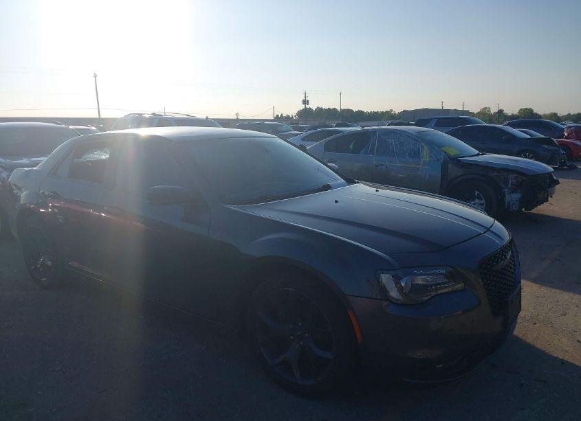 2021 Chrysler 300 (VIN 2C3CCABG2MH506990) main photo