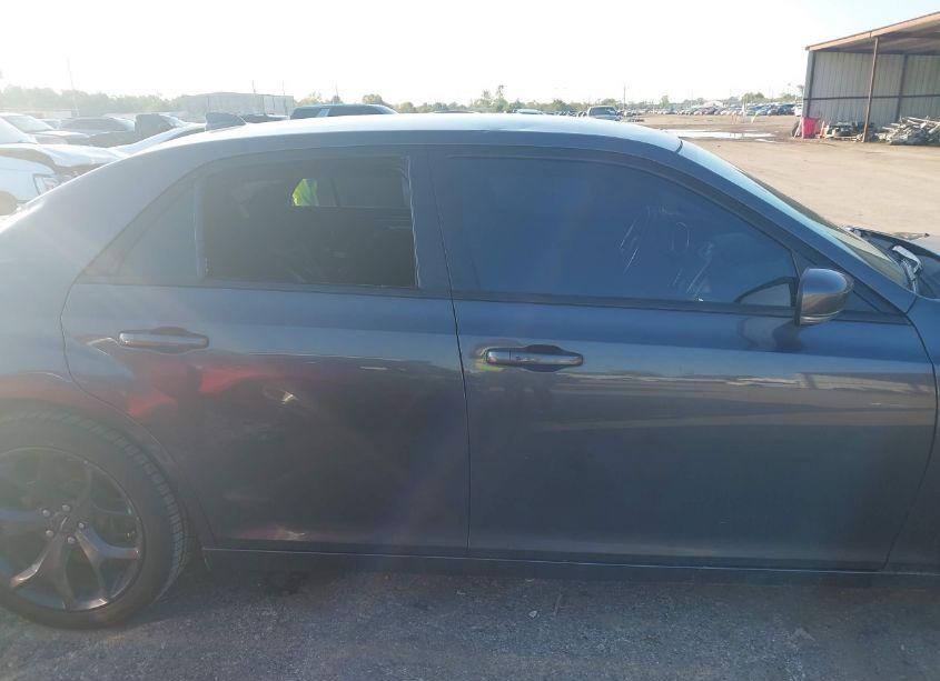 Photo 13 of 2021 Chrysler 300 (VIN 2C3CCABG2MH506990)