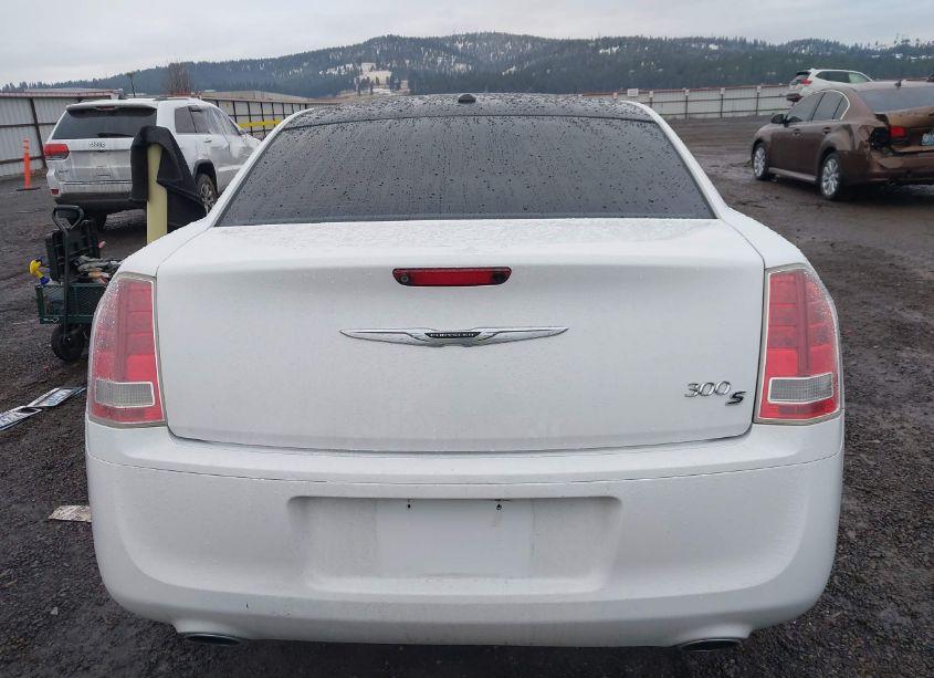Photo 16 of 2014 Chrysler 300 300S (VIN 2C3CCABG3EH180988)