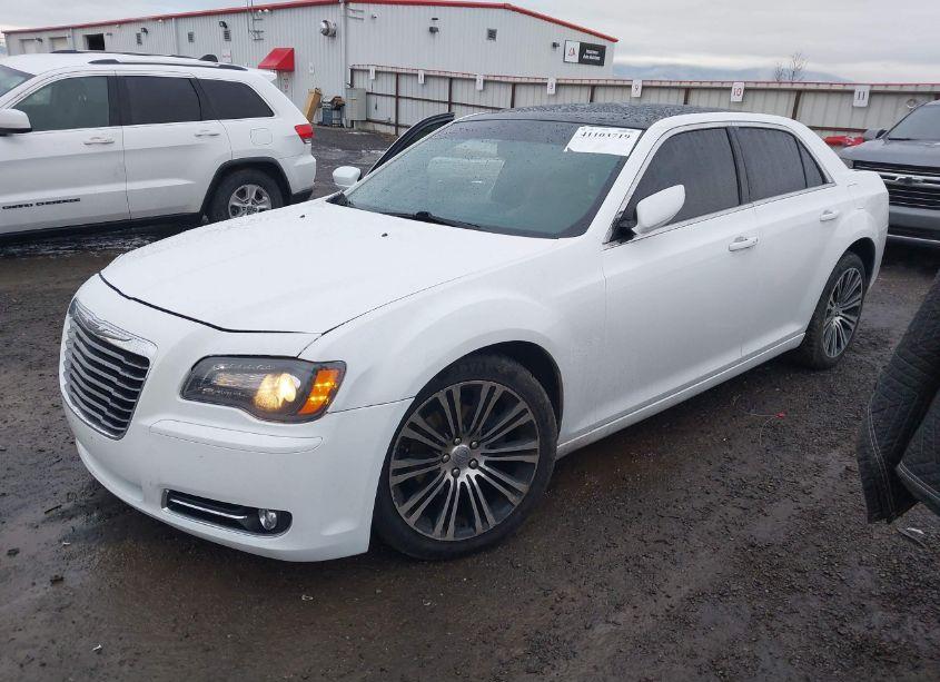 Photo 2 of 2014 Chrysler 300 300S (VIN 2C3CCABG3EH180988)