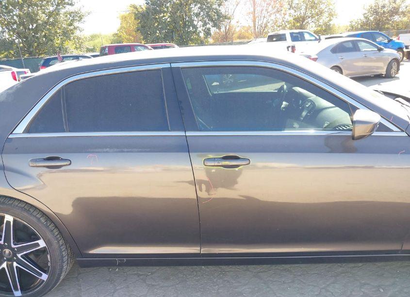 Photo 13 of 2014 Chrysler 300 300S (VIN 2C3CCABG3EH202827)