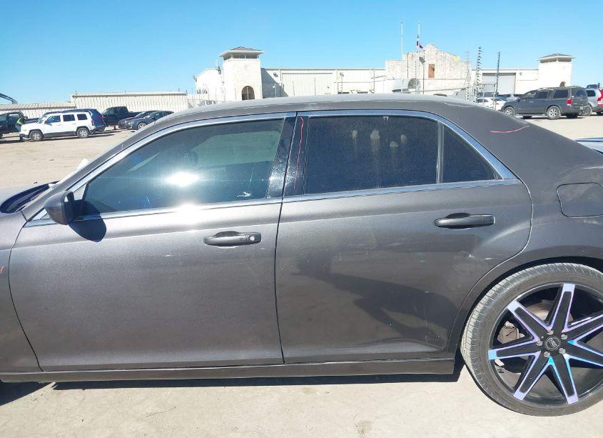 Photo 14 of 2014 Chrysler 300 300S (VIN 2C3CCABG3EH202827)