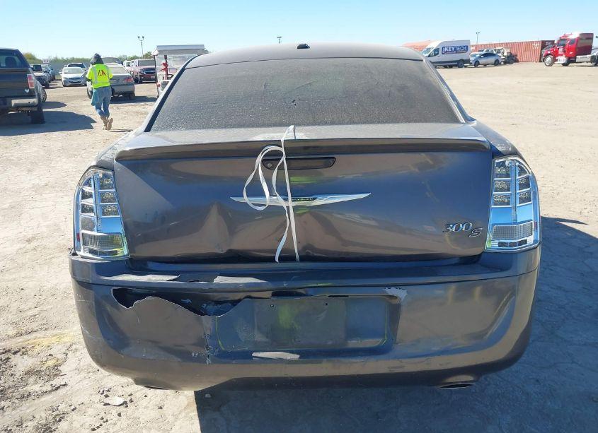 Photo 16 of 2014 Chrysler 300 300S (VIN 2C3CCABG3EH202827)
