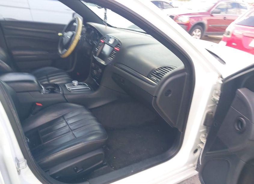 Photo 5 of 2015 Chrysler 300 (VIN 2C3CCABG3FH842070)