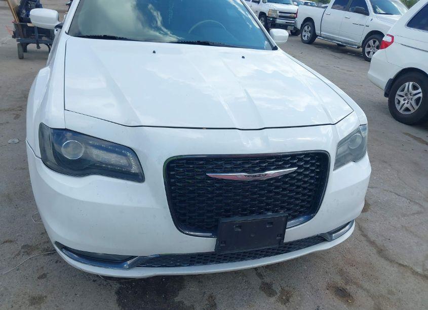 Photo 6 of 2015 Chrysler 300 (VIN 2C3CCABG3FH842070)