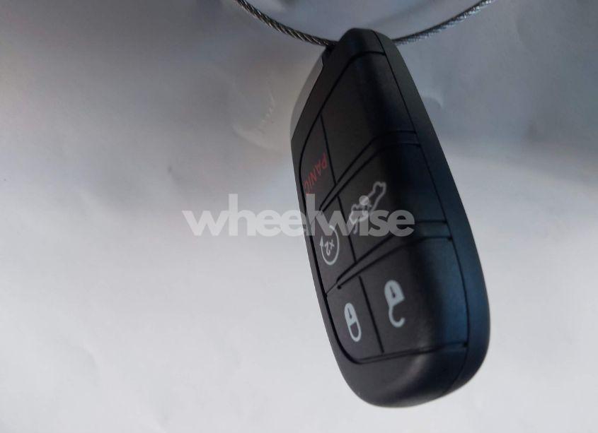 Photo 11 of 2019 Chrysler 300 300S (VIN 2C3CCABG3KH566001)