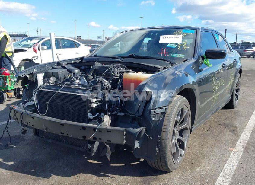 Photo 2 of 2019 Chrysler 300 300S (VIN 2C3CCABG3KH566001)