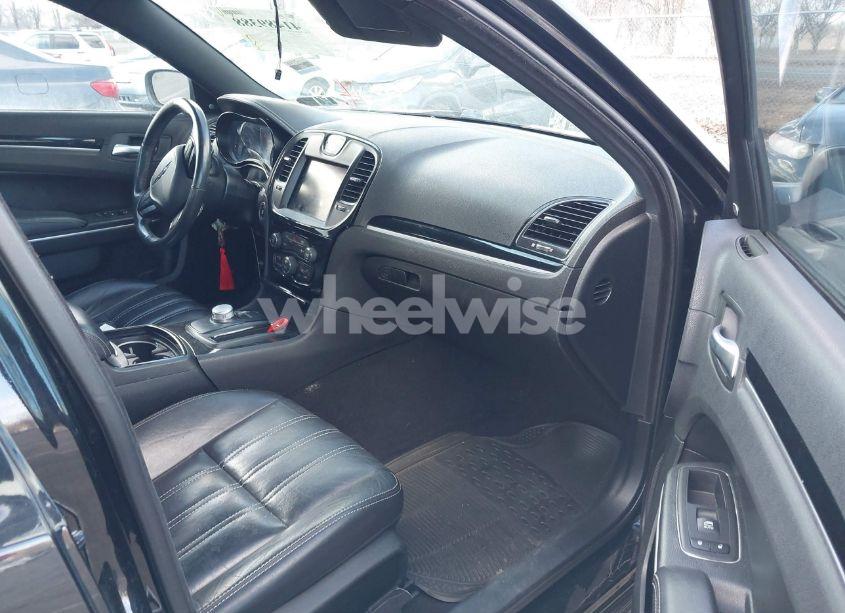 Photo 5 of 2019 Chrysler 300 300S (VIN 2C3CCABG3KH566001)