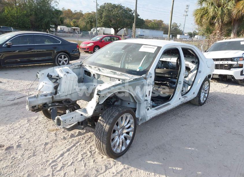 Photo 2 of 2020 Chrysler 300 300S (VIN 2C3CCABG3LH120299)