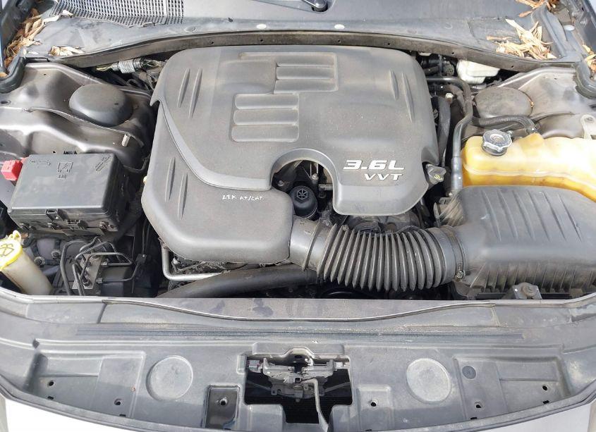 Photo 10 of 2014 Chrysler 300 300S (VIN 2C3CCABG4EH221922)