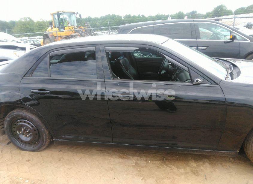 Photo 14 of 2014 Chrysler 300 300S (VIN 2C3CCABG4EH346130)