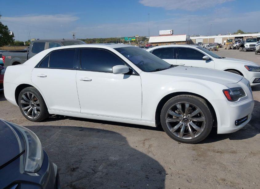 Photo 13 of 2014 Chrysler 300 300S (VIN 2C3CCABG4EH365468)