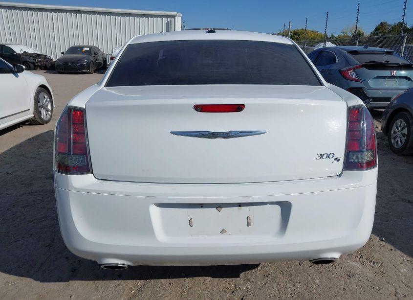 Photo 16 of 2014 Chrysler 300 300S (VIN 2C3CCABG4EH365468)