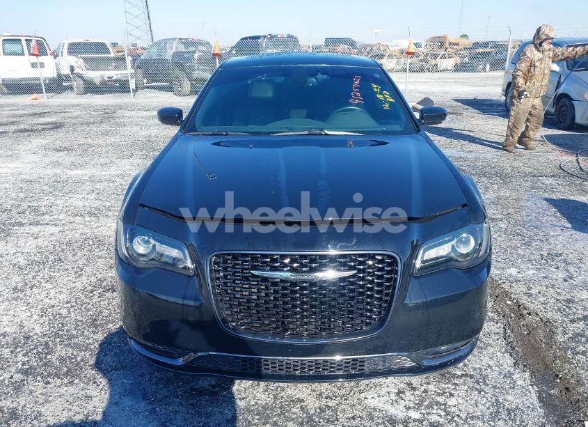 Photo 12 of 2015 Chrysler 300 300S (VIN 2C3CCABG4FH830672)