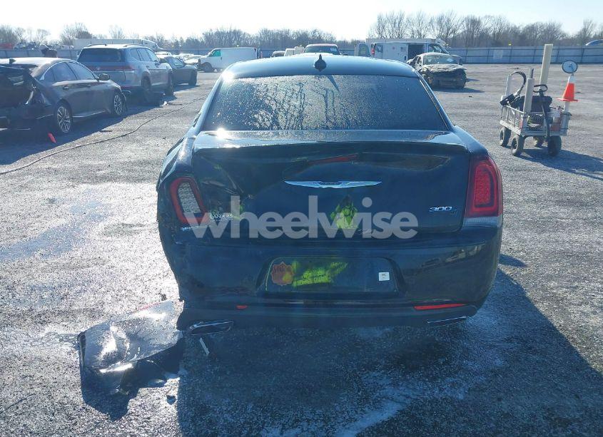 Photo 16 of 2015 Chrysler 300 300S (VIN 2C3CCABG4FH830672)