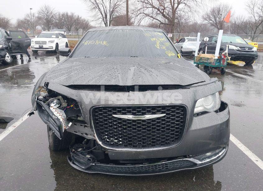 Photo 6 of 2016 Chrysler 300 300S (VIN 2C3CCABG4GH167704)