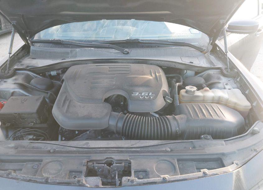 Photo 10 of 2019 Chrysler 300 300S (VIN 2C3CCABG4KH562930)