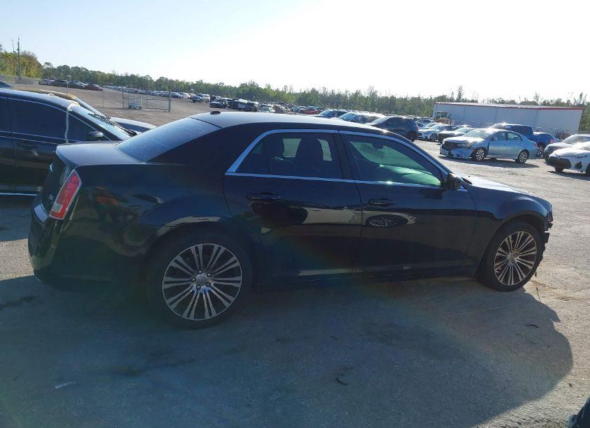 Photo 14 of 2014 Chrysler 300 300S (VIN 2C3CCABG5EH145305)