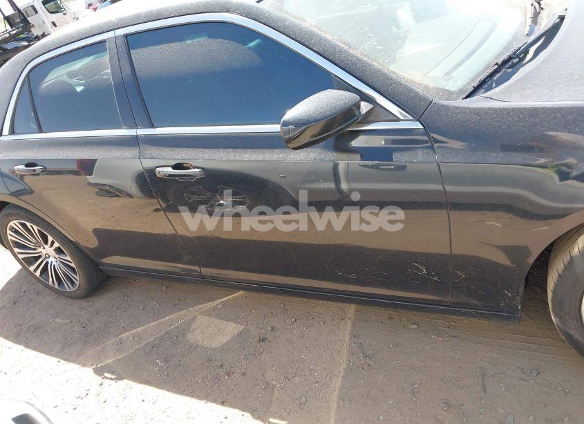 Photo 13 of 2014 Chrysler 300 300S (VIN 2C3CCABG5EH167983)