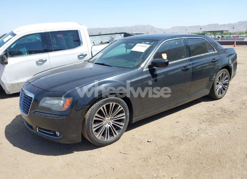 Photo 2 of 2014 Chrysler 300 300S (VIN 2C3CCABG5EH167983)