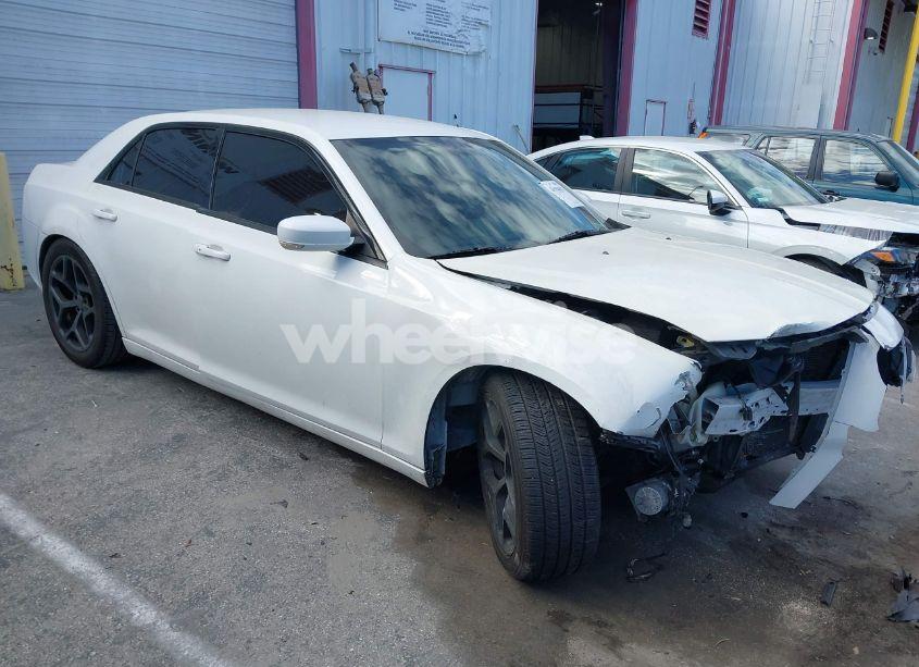 2014 Chrysler 300 (VIN 2C3CCABG5EH344712) main photo
