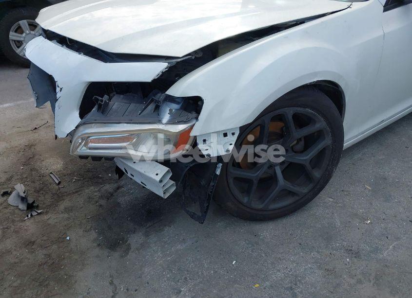 Photo 6 of 2014 Chrysler 300 (VIN 2C3CCABG5EH344712)