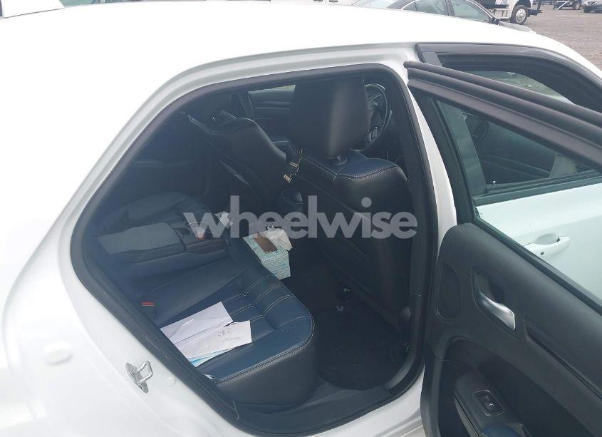 Photo 8 of 2015 Chrysler 300 300S (VIN 2C3CCABG5FH743265)