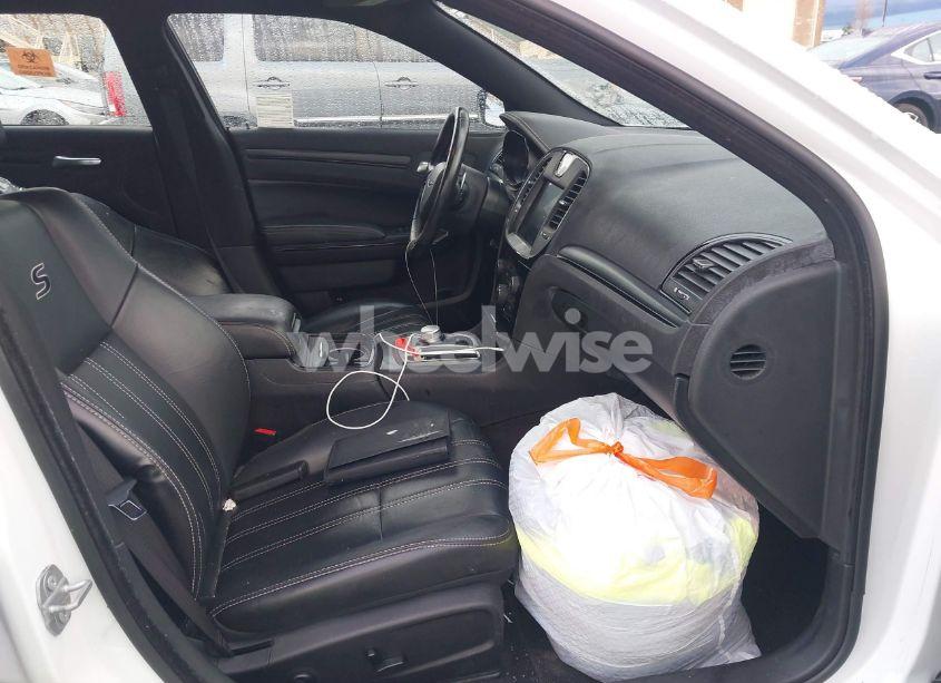 Photo 5 of 2016 Chrysler 300 300S (VIN 2C3CCABG5GH329114)