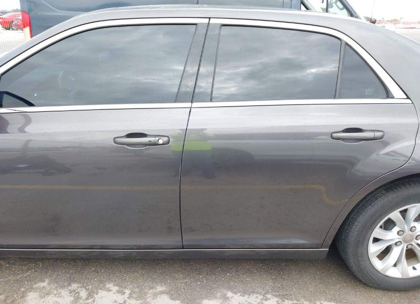 Photo 14 of 2013 Chrysler 300 (VIN 2C3CCABG6DH556565)