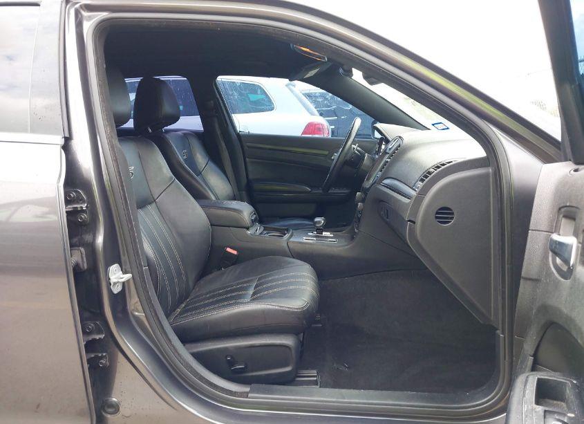 Photo 5 of 2013 Chrysler 300 (VIN 2C3CCABG6DH556565)