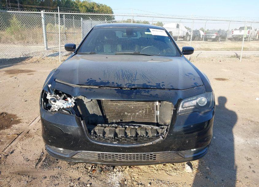 Photo 13 of 2016 Chrysler 300 300S (VIN 2C3CCABG6GH310961)