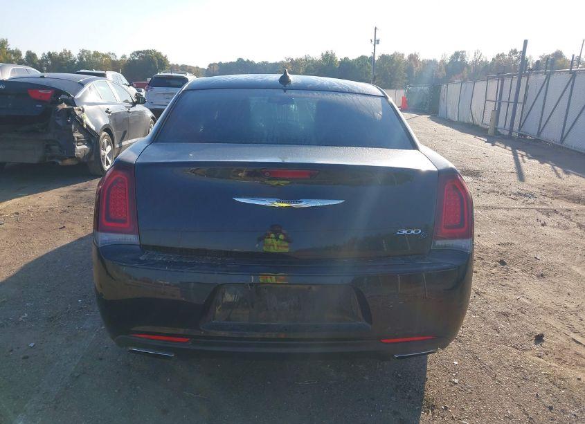 Photo 17 of 2016 Chrysler 300 300S (VIN 2C3CCABG6GH310961)