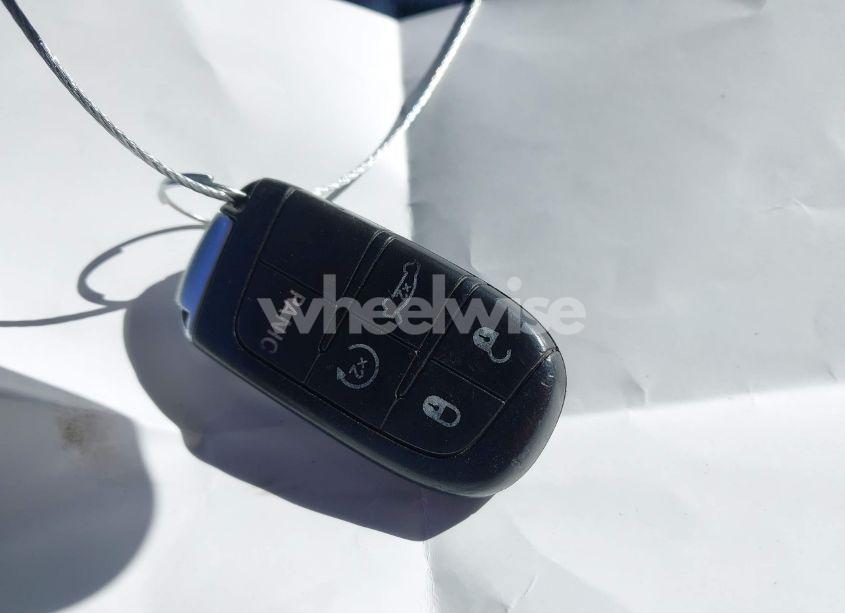 Photo 11 of 2019 Chrysler 300 300S (VIN 2C3CCABG6KH515074)