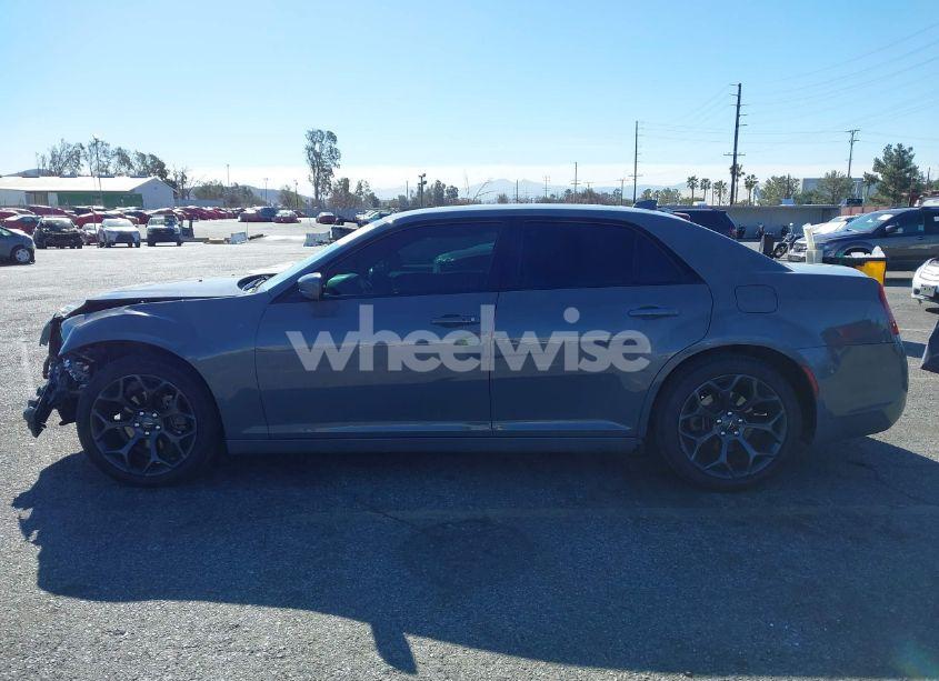 Photo 14 of 2019 Chrysler 300 300S (VIN 2C3CCABG6KH515074)