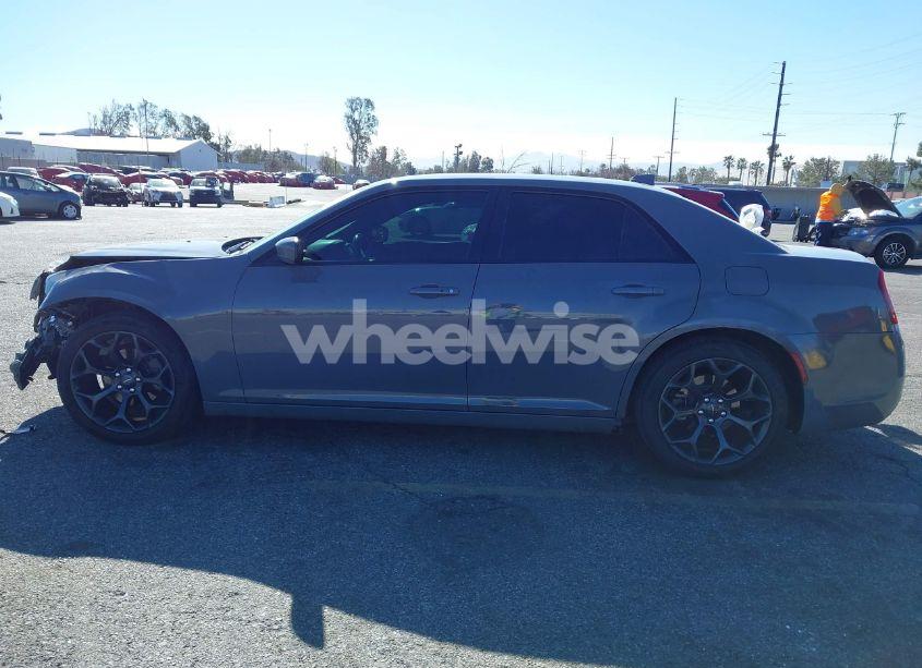 Photo 17 of 2019 Chrysler 300 300S (VIN 2C3CCABG6KH515074)