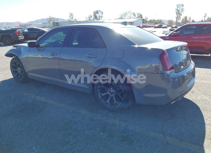 Photo 3 of 2019 Chrysler 300 300S (VIN 2C3CCABG6KH515074)