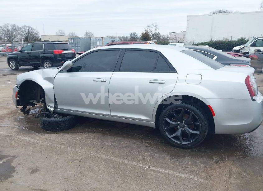 Photo 14 of 2021 Chrysler 300 300S (VIN 2C3CCABG6MH506944)