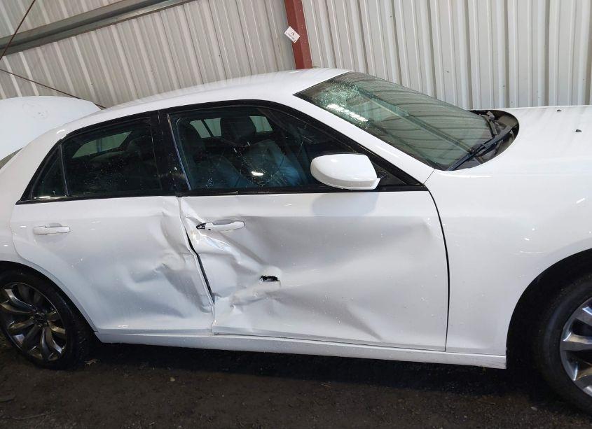 Photo 14 of 2014 Chrysler 300 300S (VIN 2C3CCABG7EH355193)