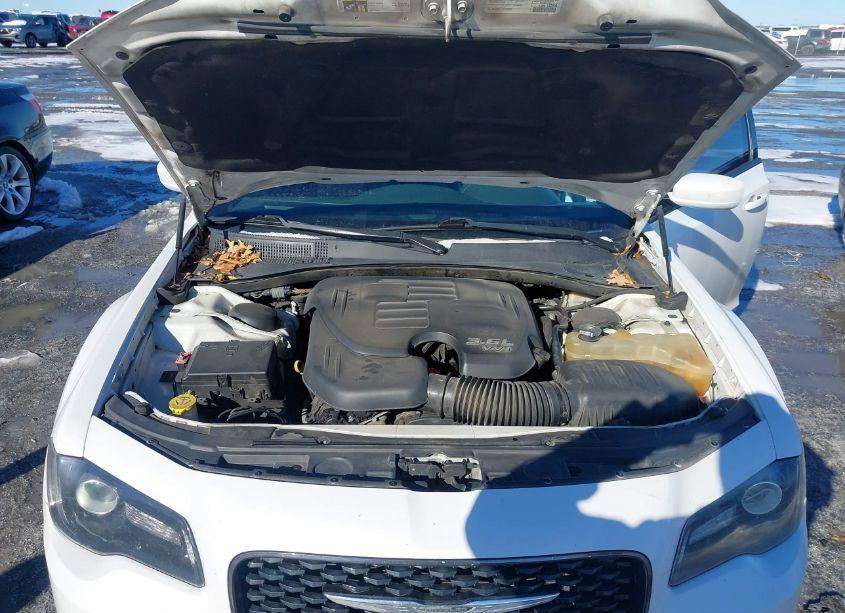 Photo 10 of 2015 Chrysler 300 (VIN 2C3CCABG7FH786571)