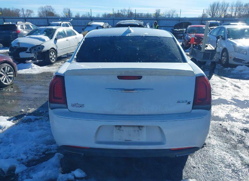 Photo 16 of 2015 Chrysler 300 (VIN 2C3CCABG7FH786571)