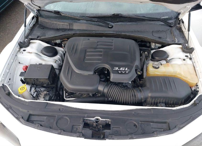 Photo 10 of 2015 Chrysler 300 S (VIN 2C3CCABG7FH859163)